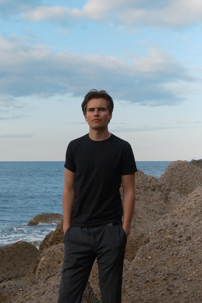 At 17, He Bottlede First Love – Meet Oscar Emil